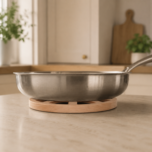 Trivet with titanium pan