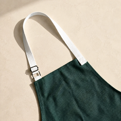 Moss apron detail