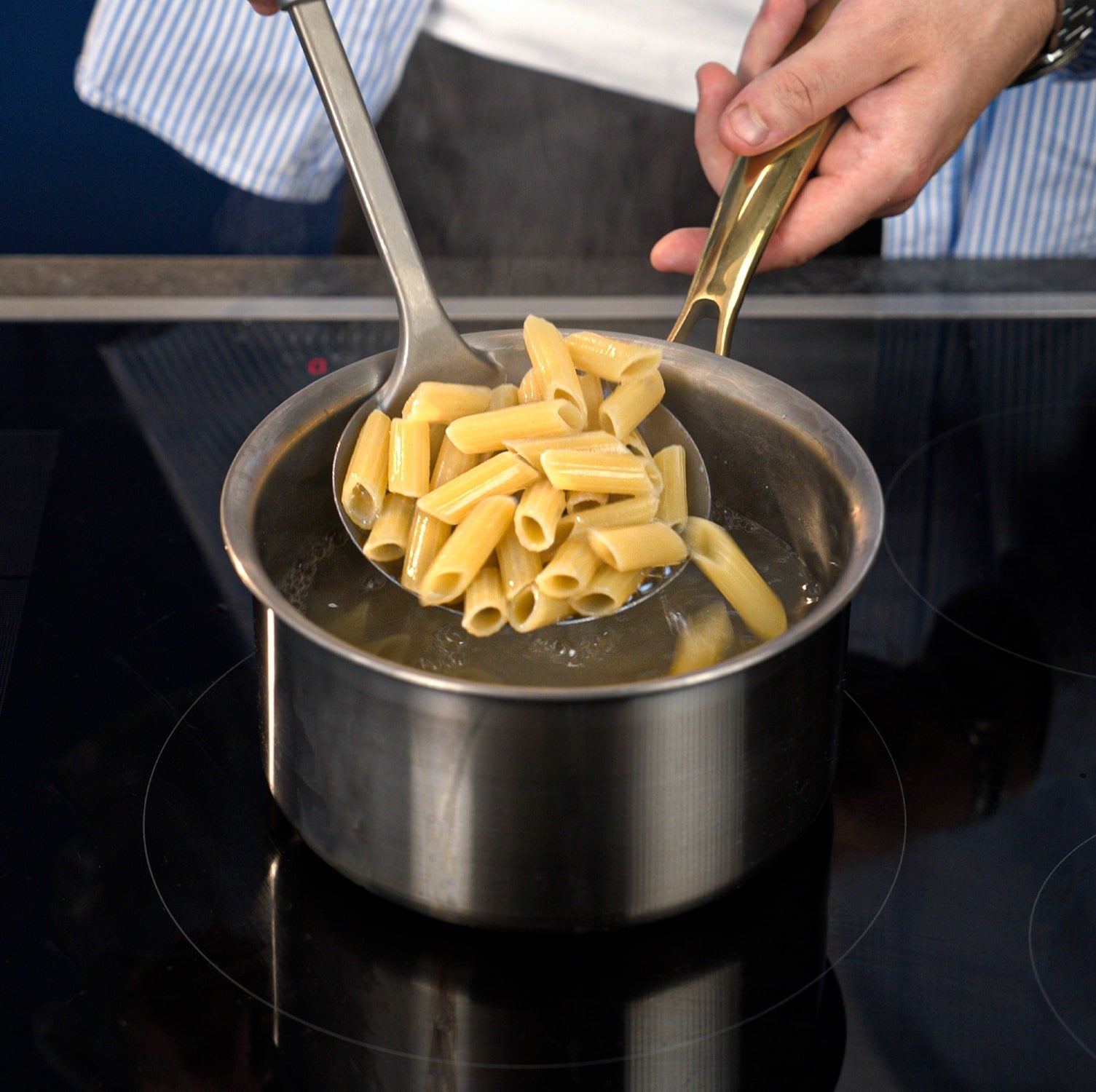 Titanium pot with pasta